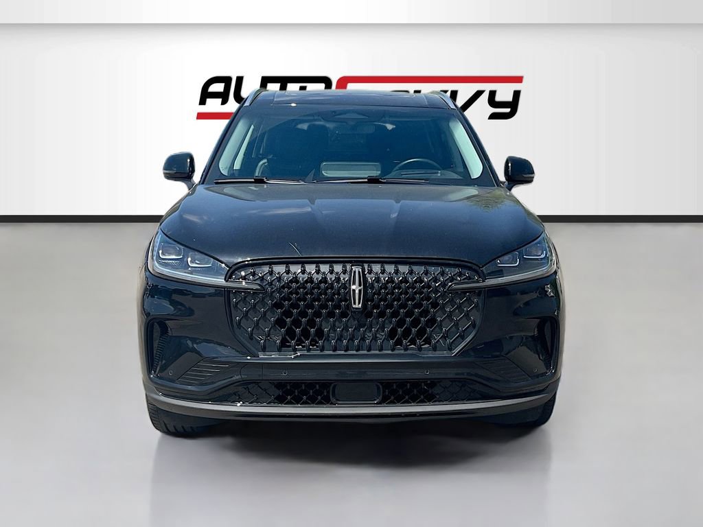 Used 2025 Lincoln Aviator Reserve w/ Equipment Group 201A image 2