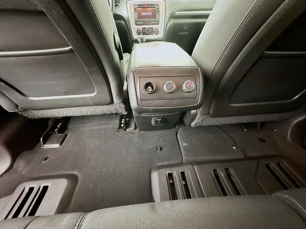 Used 2015 GMC Acadia SLE FWD image 26