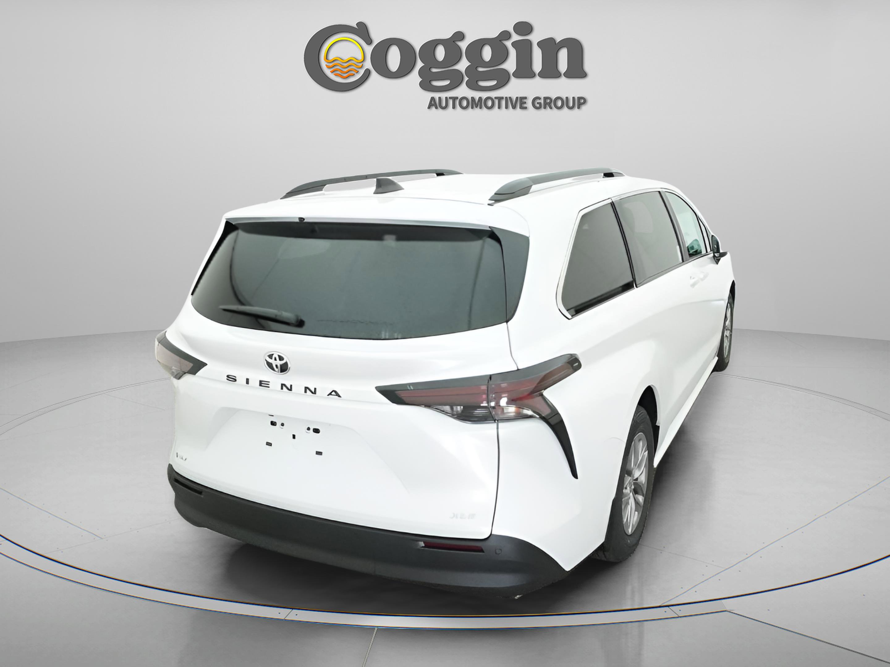 New 2026 Toyota Sienna XLE FWD image 15