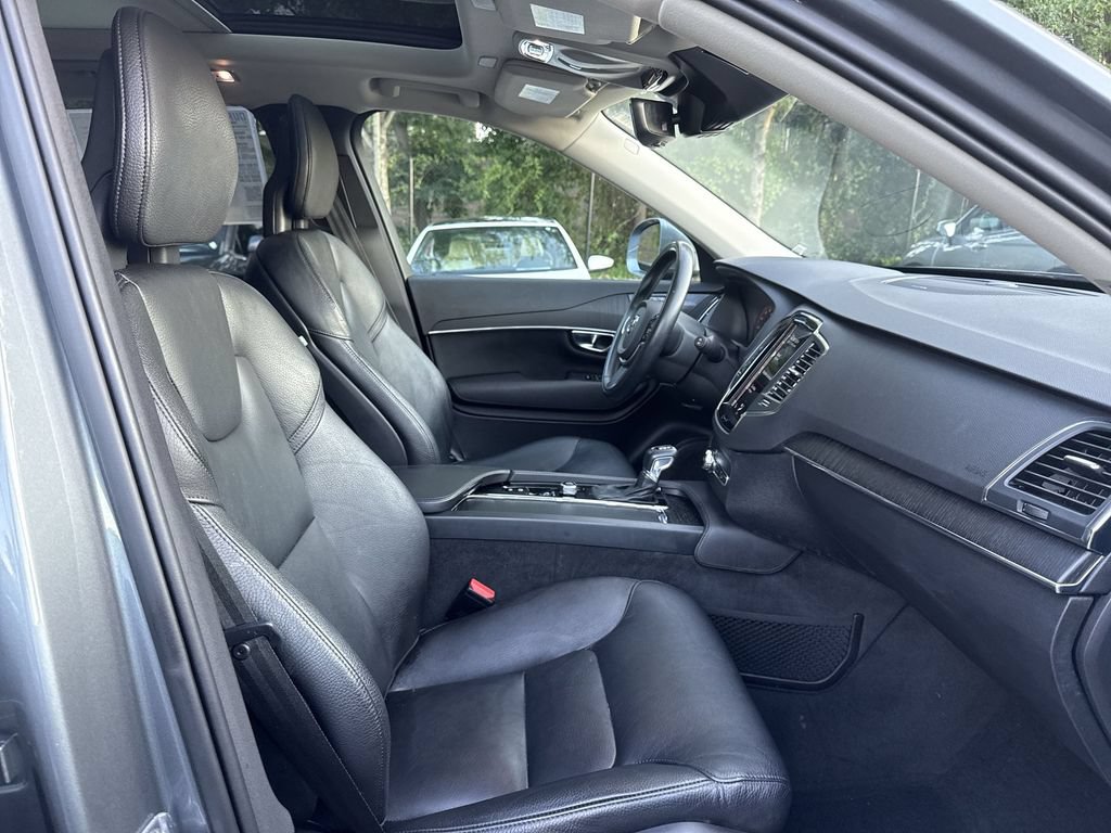 Used 2020 Volvo XC90 T6 Momentum w/ Protection Package AWD/4WD image 26