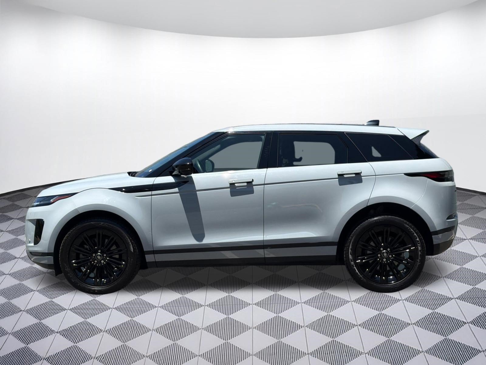 Used 2024 Land Rover Range Rover Evoque S AWD/4WD image 2