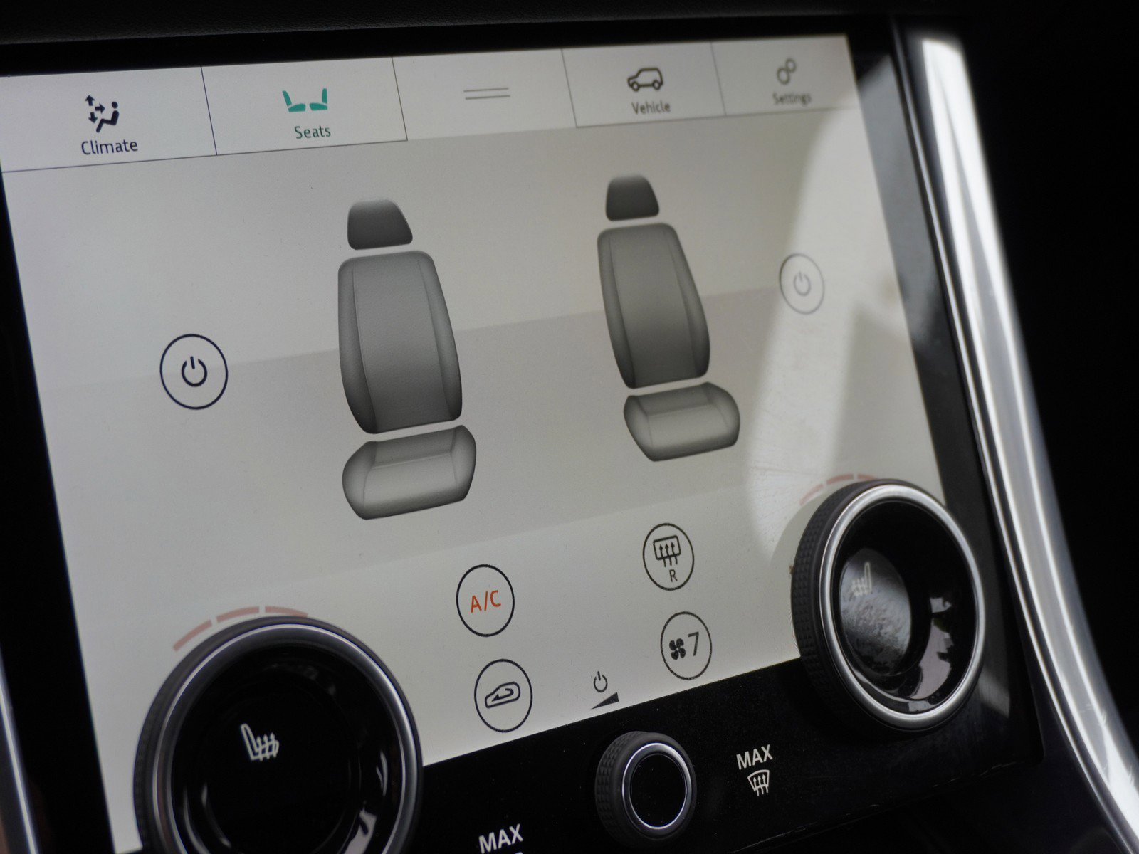 Used 2019 Land Rover Range Rover Sport HSE image 28