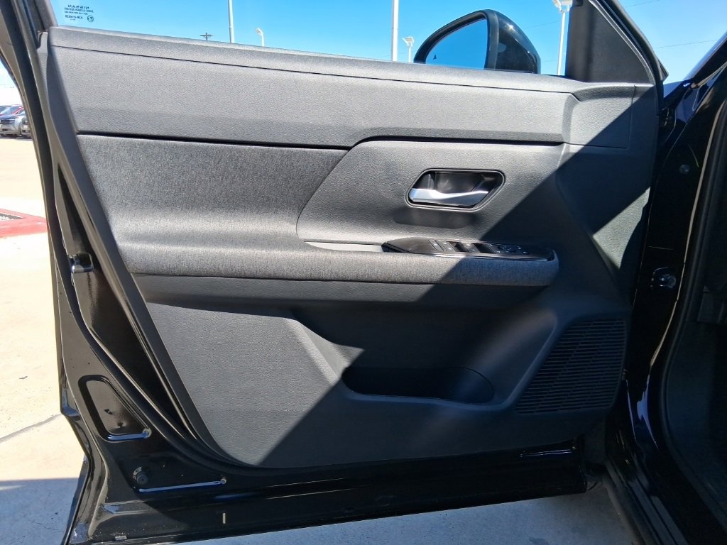 New 2026 Nissan Kicks SV w/ Cold Weather Package image 17