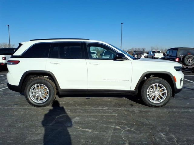 New 2025 Jeep Grand Cherokee Laredo X image 17