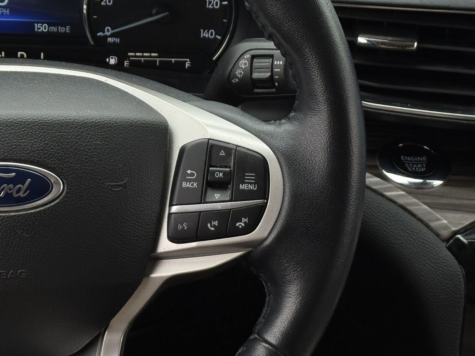 Used 2022 Ford Explorer Limited w/ Limited Technology Package RWD image 16