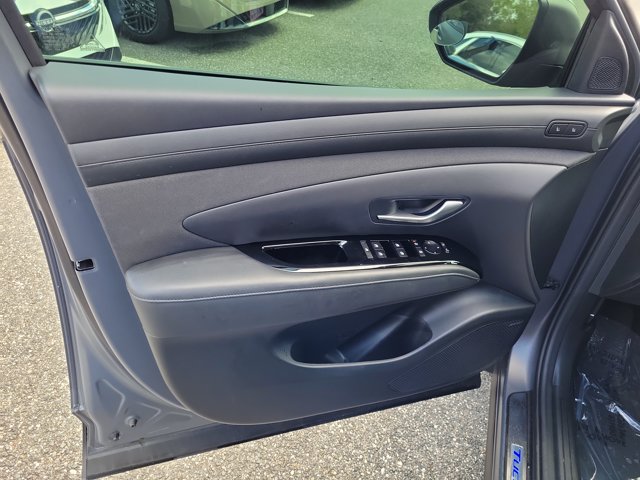 Used 2025 Hyundai Tucson Limited FWD image 15