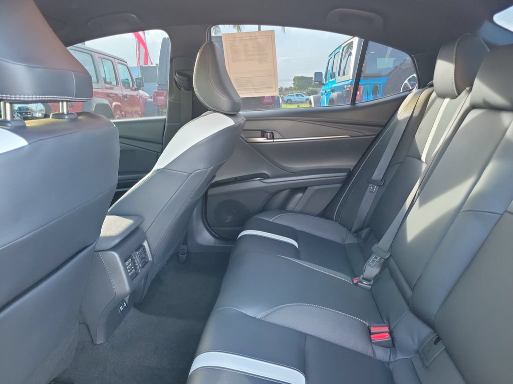 Used 2025 Toyota Camry SE w/ Convenience Package FWD image 20