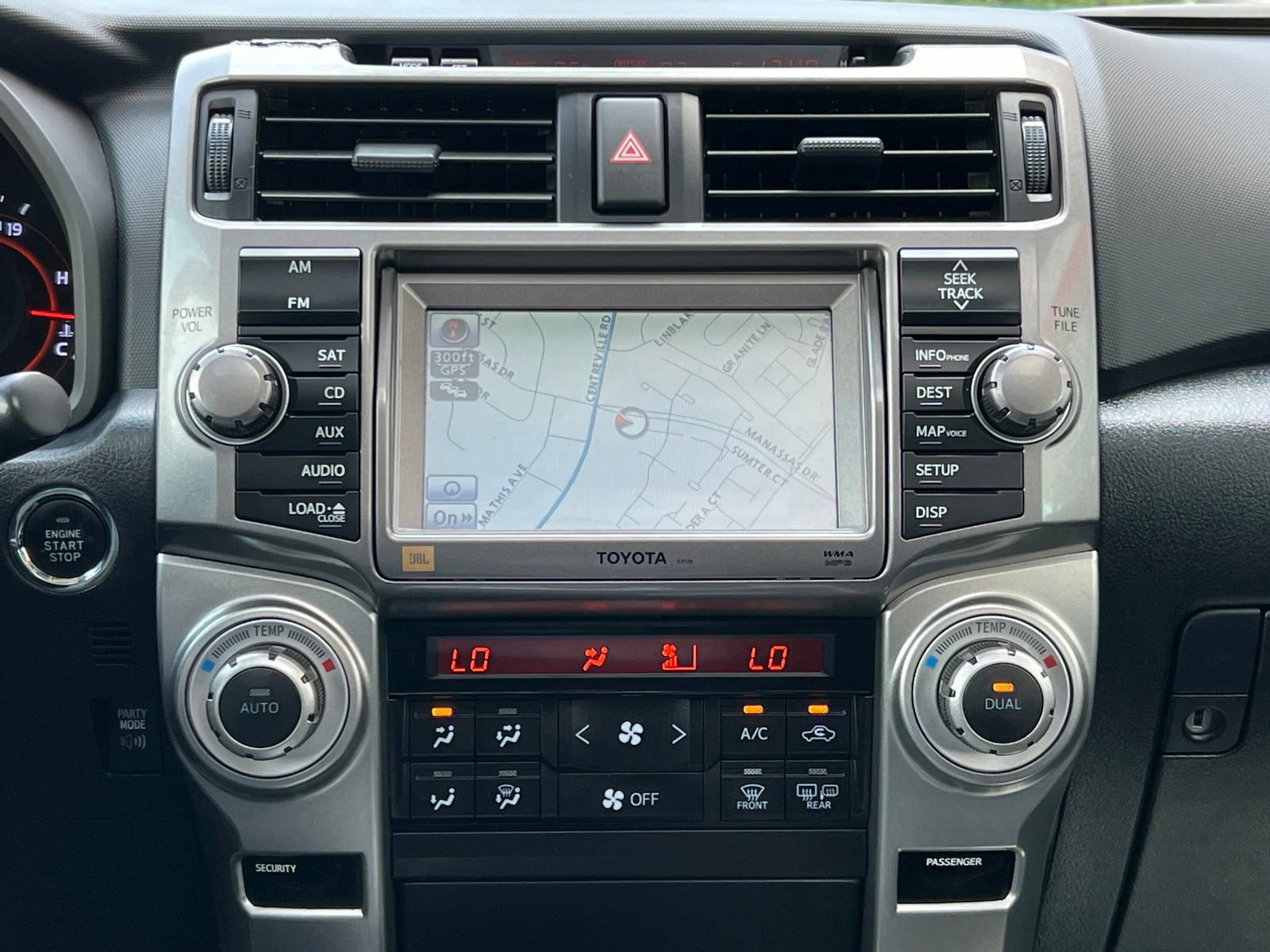 Used 2011 Toyota 4Runner Limited AWD/4WD image 21
