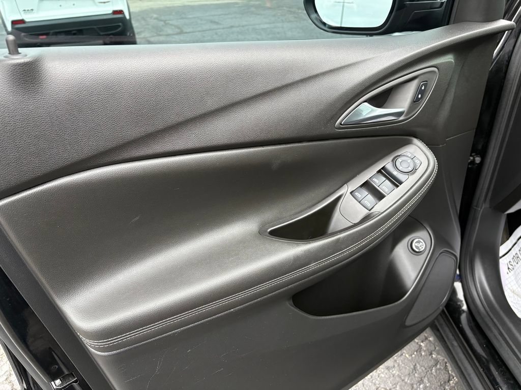 Used 2024 Buick Encore GX Preferred w/ Comfort Package FWD image 13
