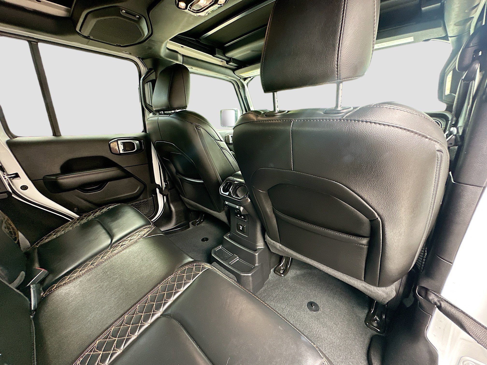Used 2023 Jeep Wrangler Unlimited Sahara image 28