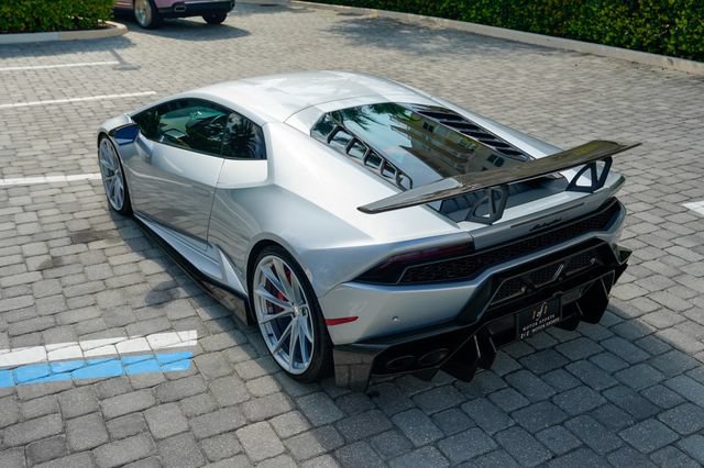 Used 2015 Lamborghini Huracan LP 610-4 AWD/4WD image 21