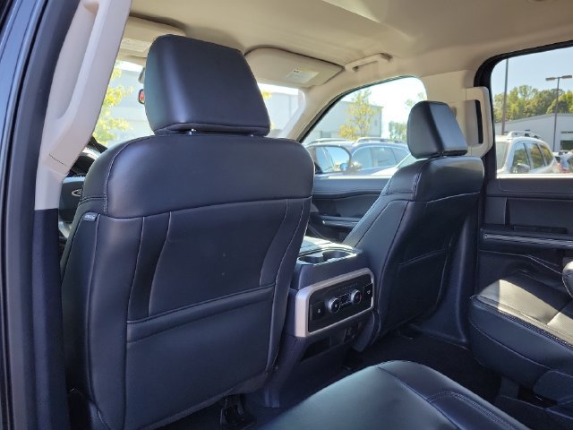 Used 2024 Ford Expedition XLT RWD image 12