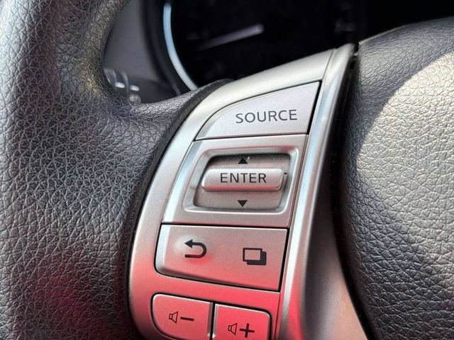 Used 2016 Nissan Rogue SV FWD image 22