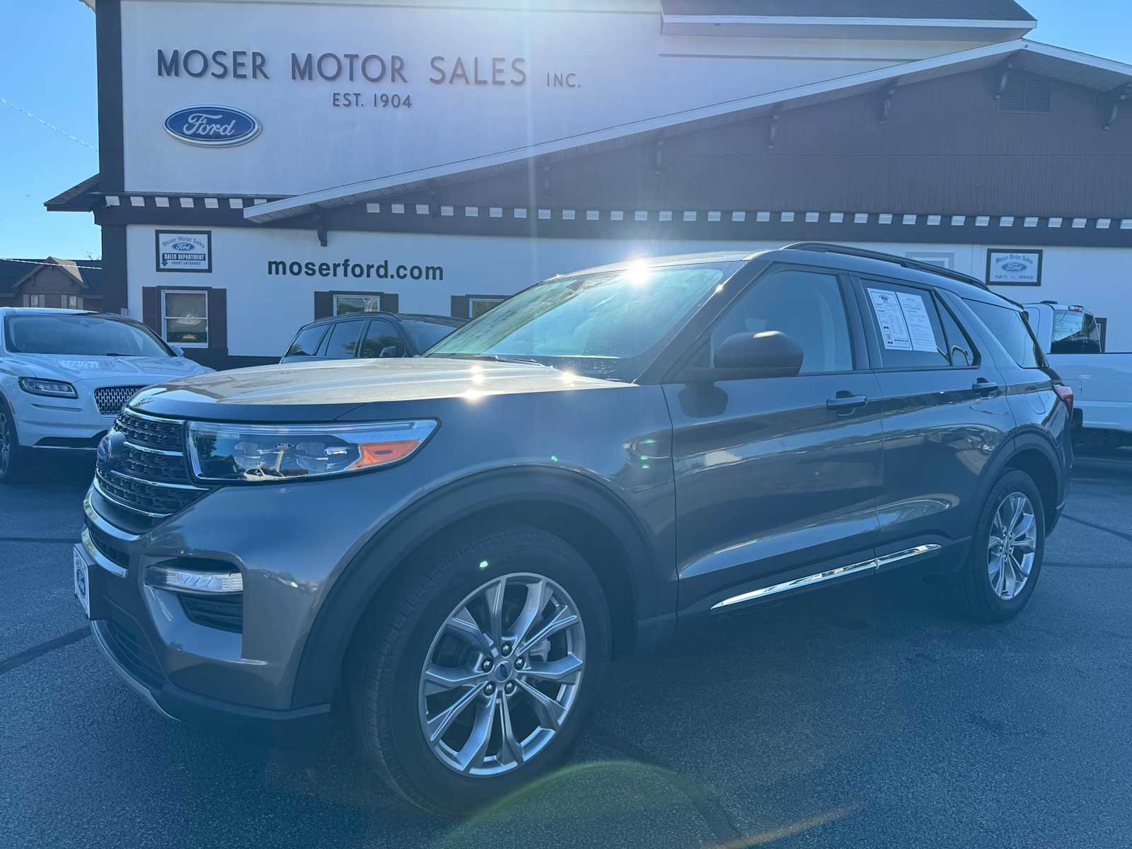Used 2023 Ford Explorer XLT w/ Equipment Group 202A AWD/4WD image 1