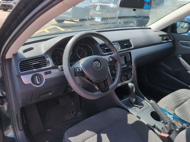 Used 2017 Volkswagen Passat 1.8T S image 8
