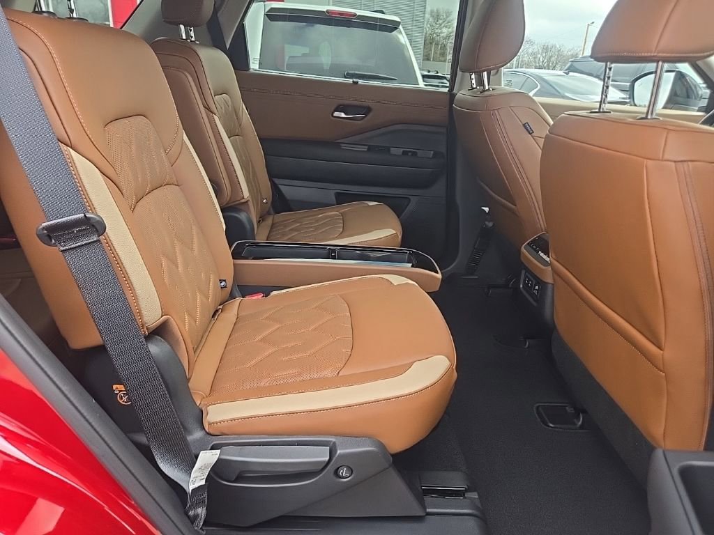 New 2026 Nissan Pathfinder Platinum image 30