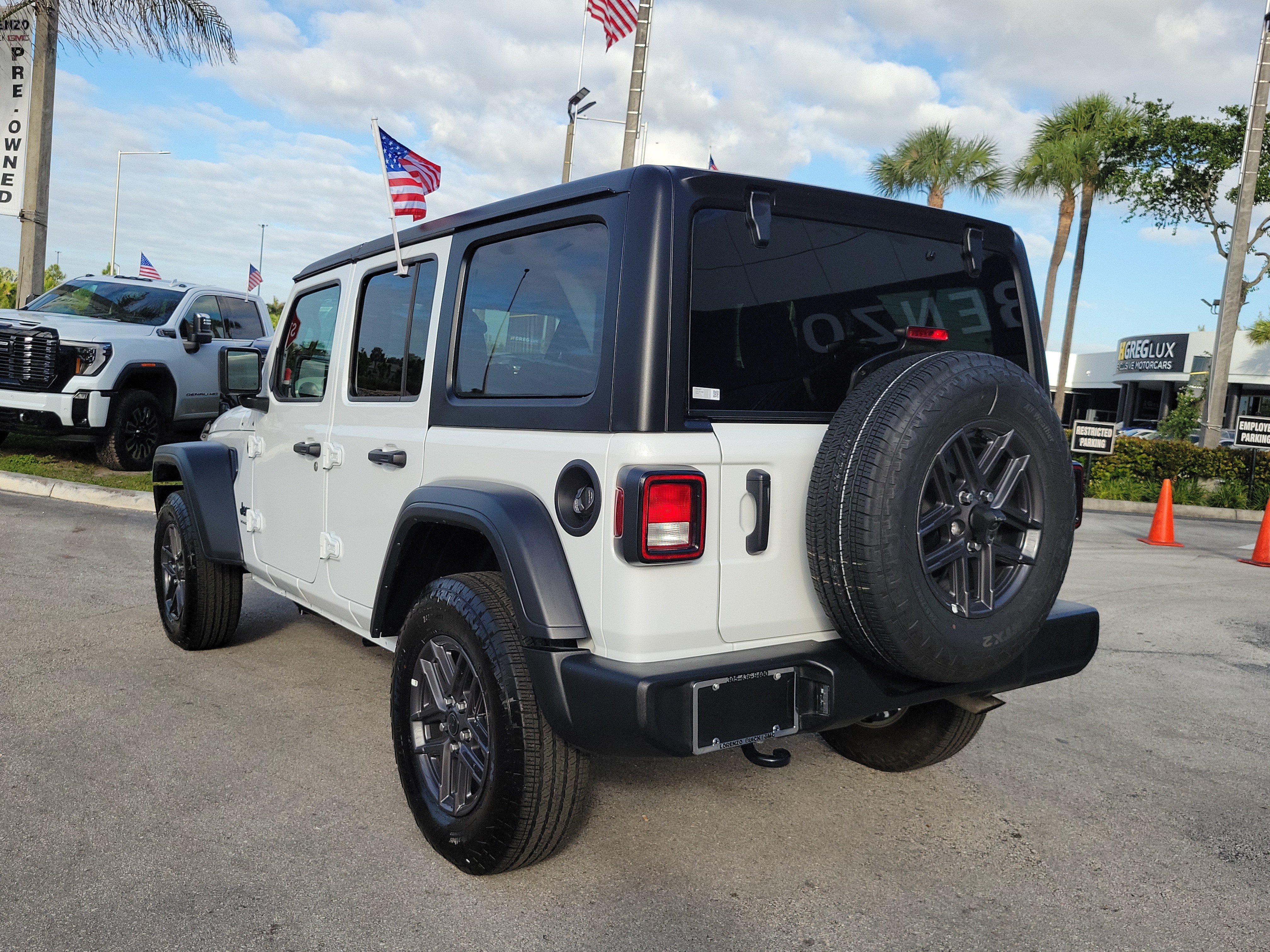 Used 2025 Jeep Wrangler Unlimited Sport AWD/4WD image 7