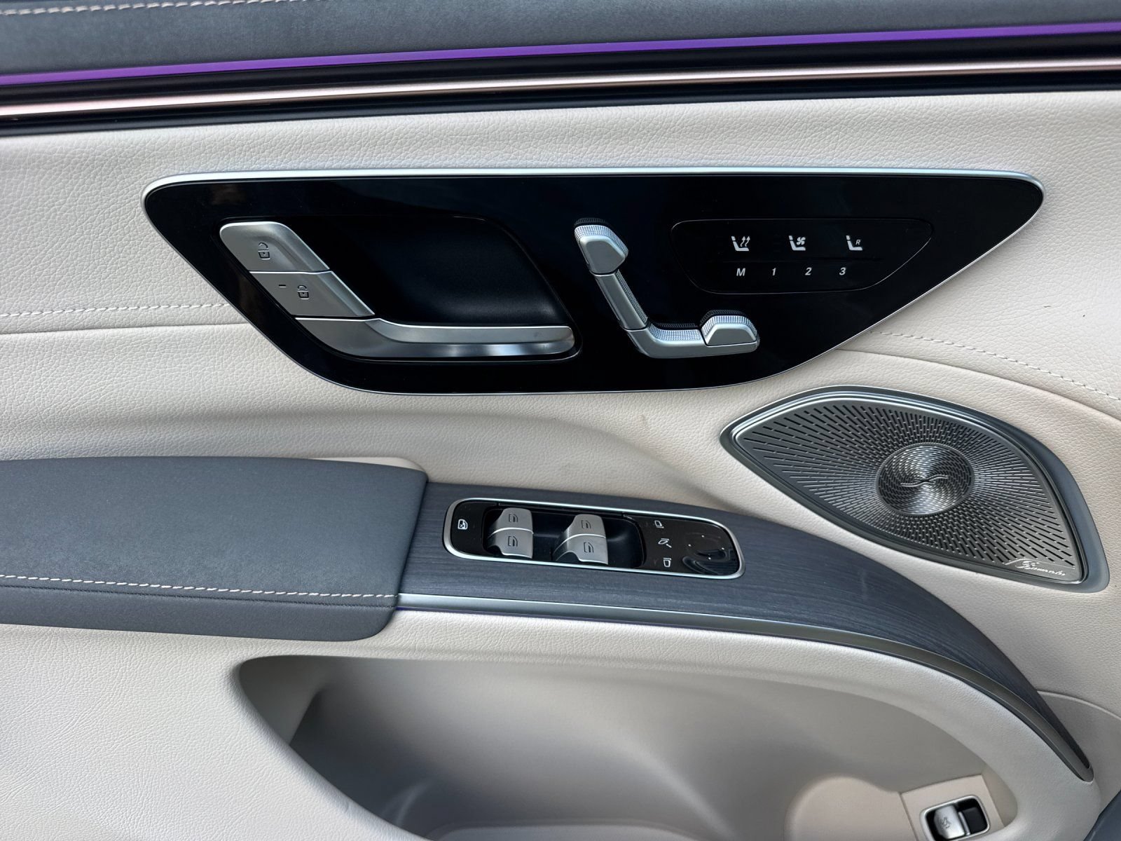 New 2026 Mercedes-Benz EQS 400 4MATIC SUV image 11