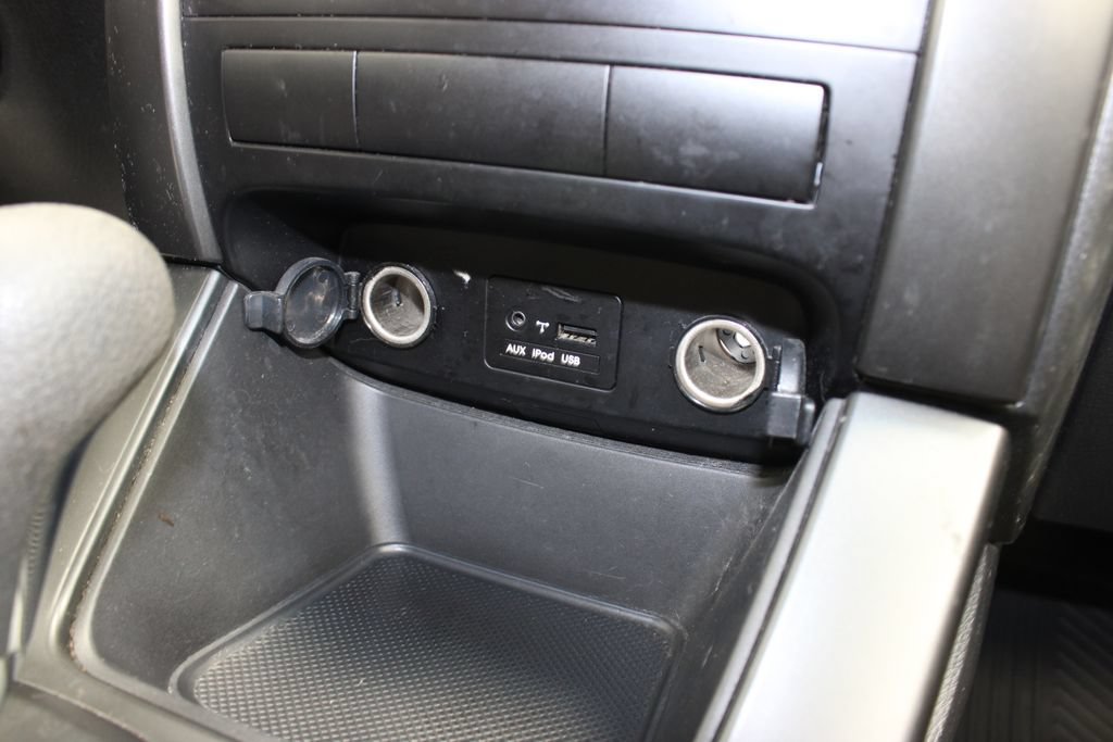 Used 2012 Kia Sorento FWD w/ Third Row Pkg image 14