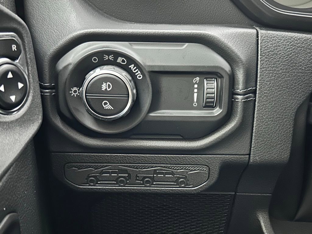 New 2025 Jeep Gladiator Sport image 24