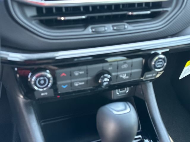 New 2026 Jeep Compass Latitude AWD/4WD image 20