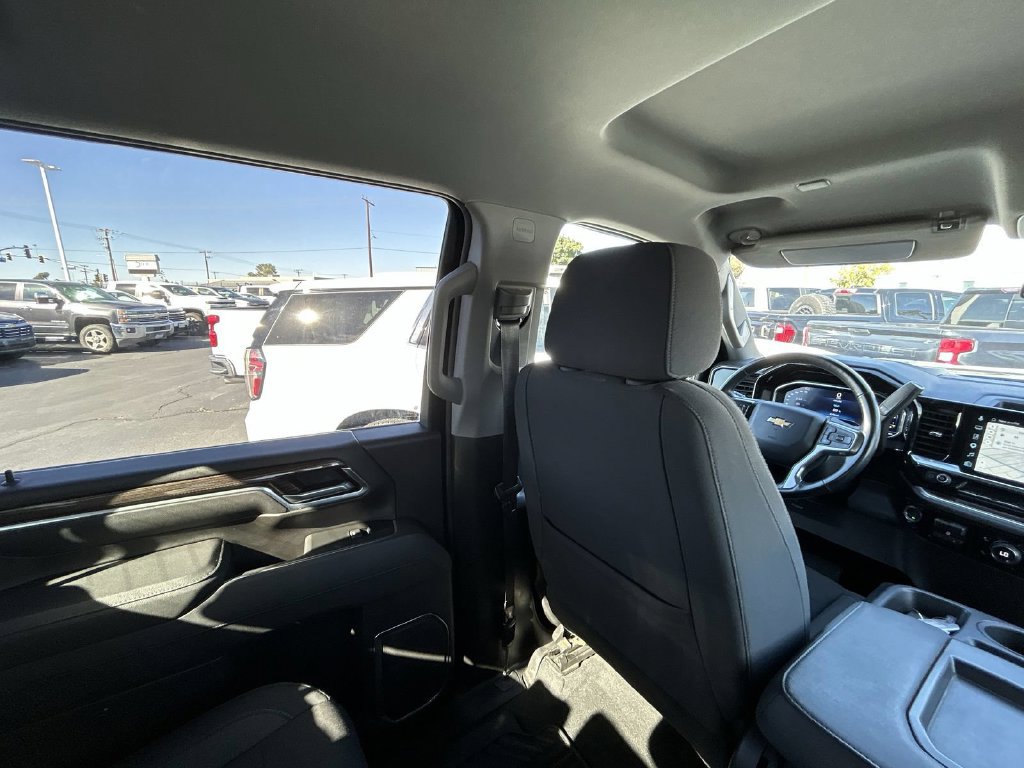 Used 2025 Chevrolet Silverado 2500 LT w/ Convenience Package AWD/4WD image 8