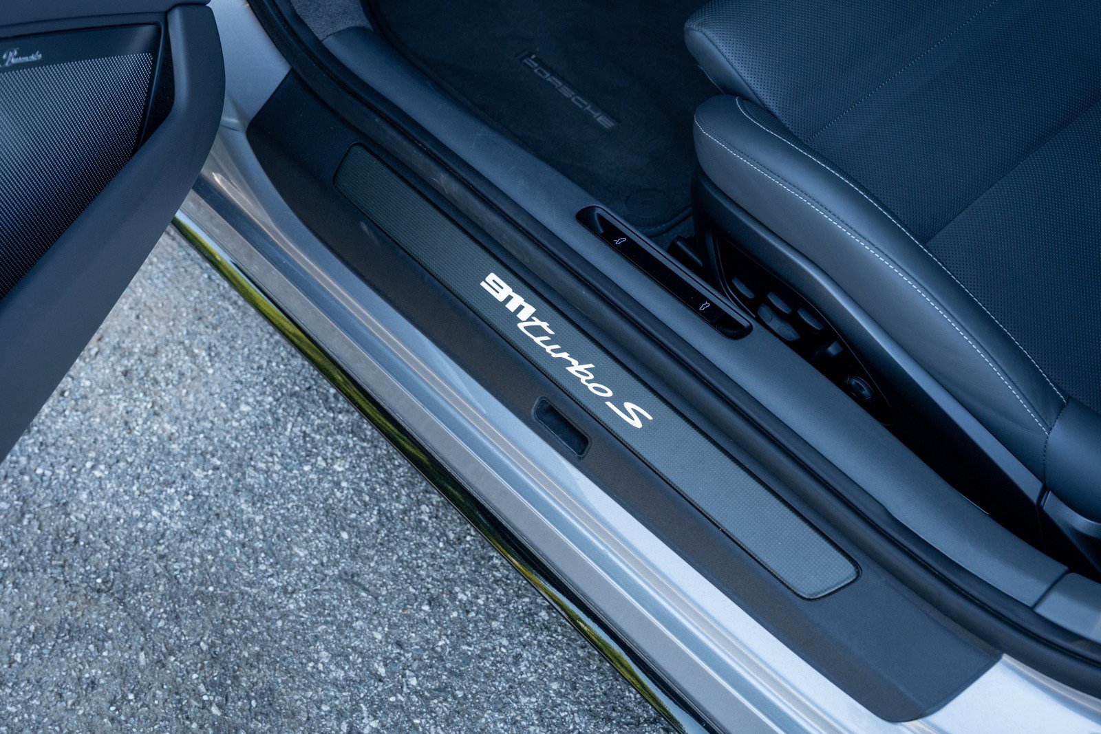 Certified 2022 Porsche 911 Turbo S AWD/4WD image 23