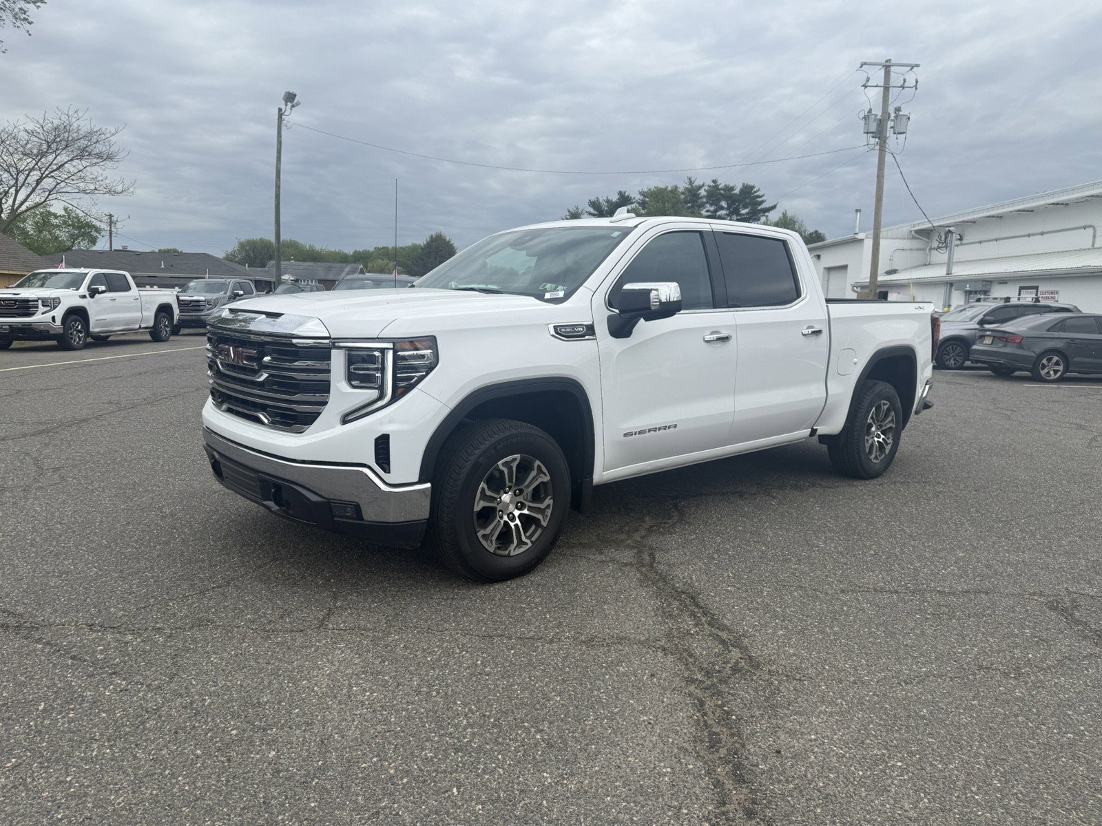 Used 2026 GMC Sierra 1500 SLT AWD/4WD image 7