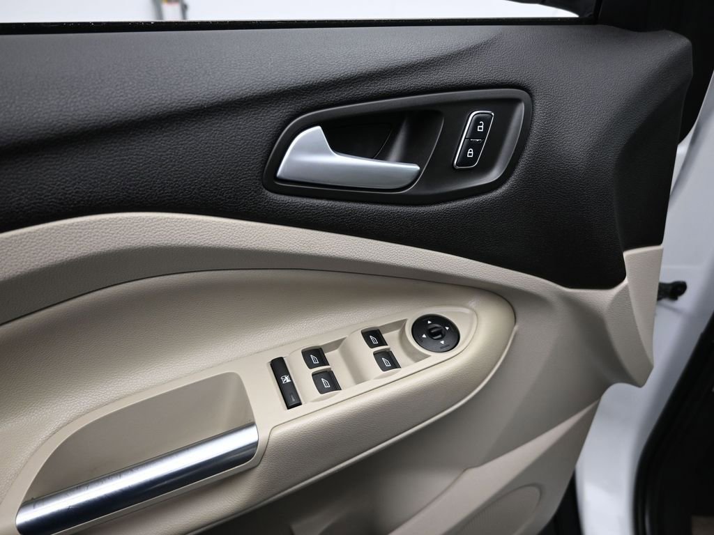 Used 2015 Ford Escape SE image 10