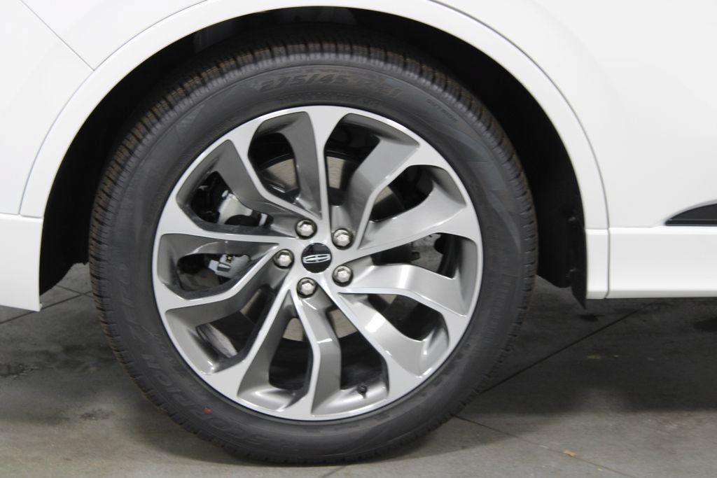 New 2026 Lincoln Aviator 2WD w/ Jet Appearance Package image 12