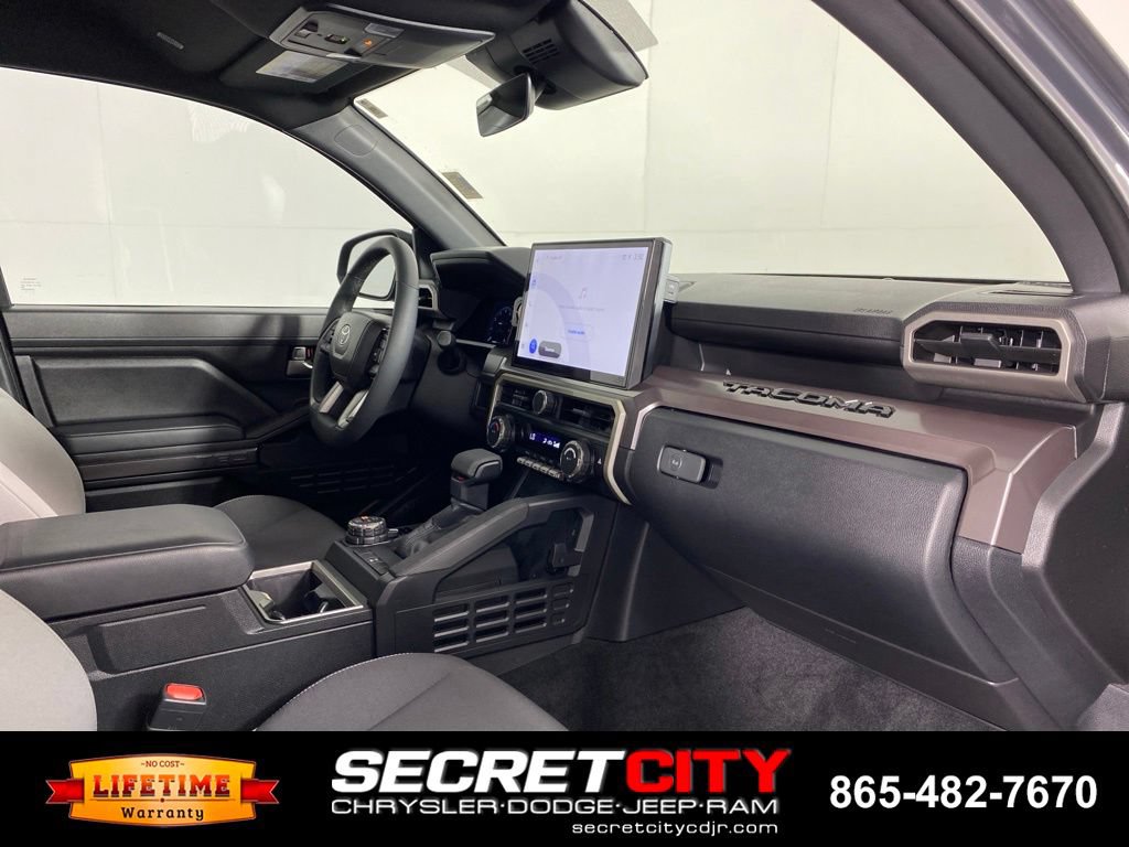 Used 2025 Toyota Tacoma TRD Off-Road AWD/4WD image 30