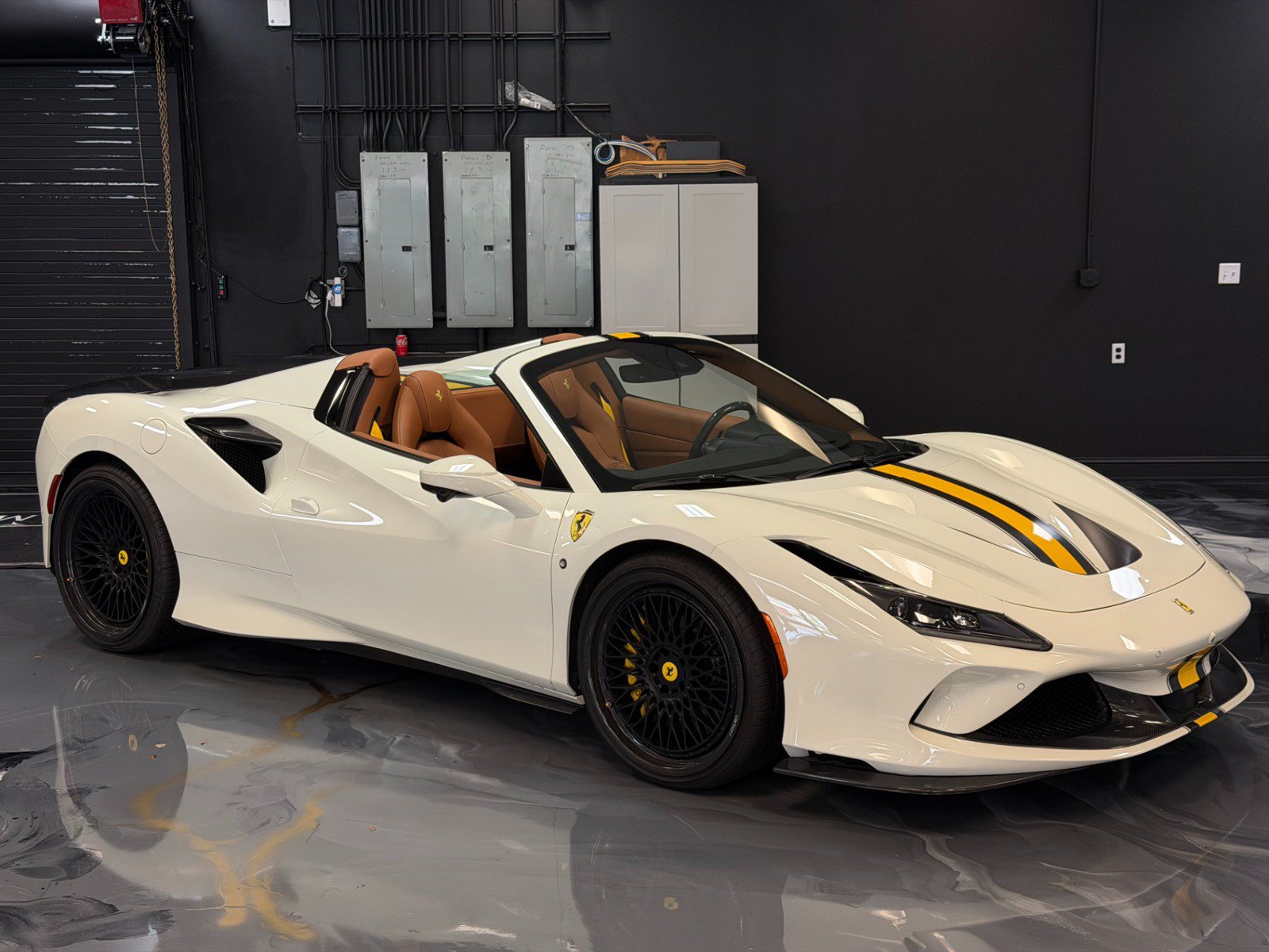 Used 2022 Ferrari F8 Tributo RWD image 1