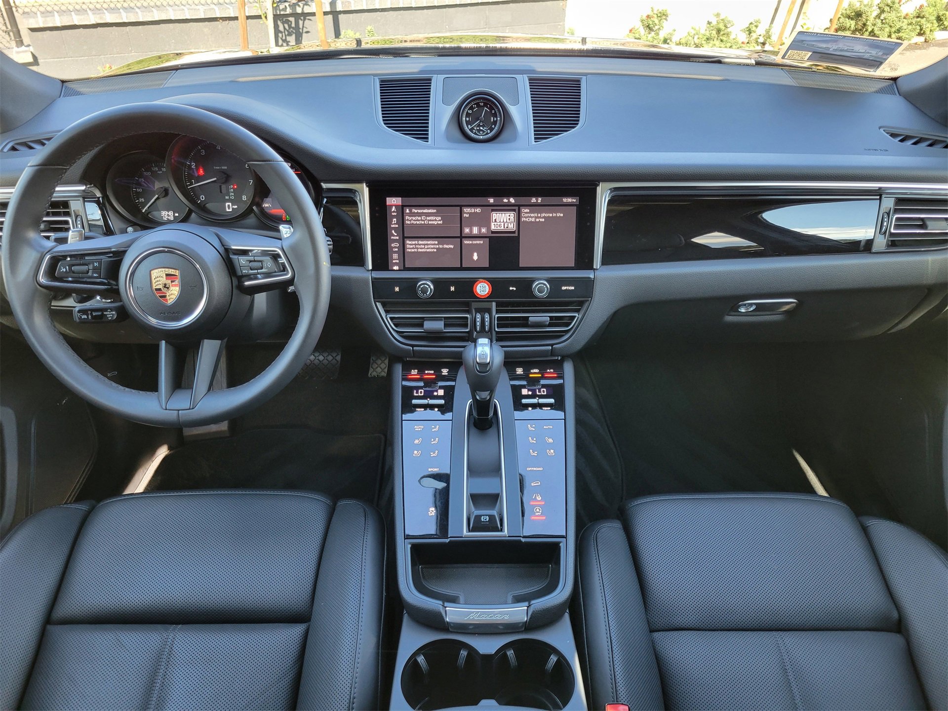 Used 2025 Porsche Macan image 12