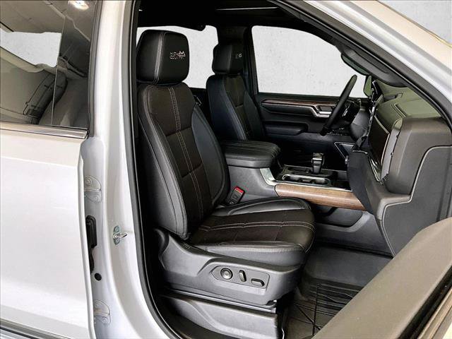 Used 2023 Chevrolet Silverado 1500 High Country w/ High Country Premium Package AWD/4WD image 9