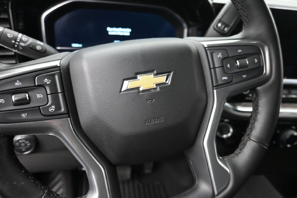 Used 2025 Chevrolet Silverado 2500 LTZ AWD/4WD image 17