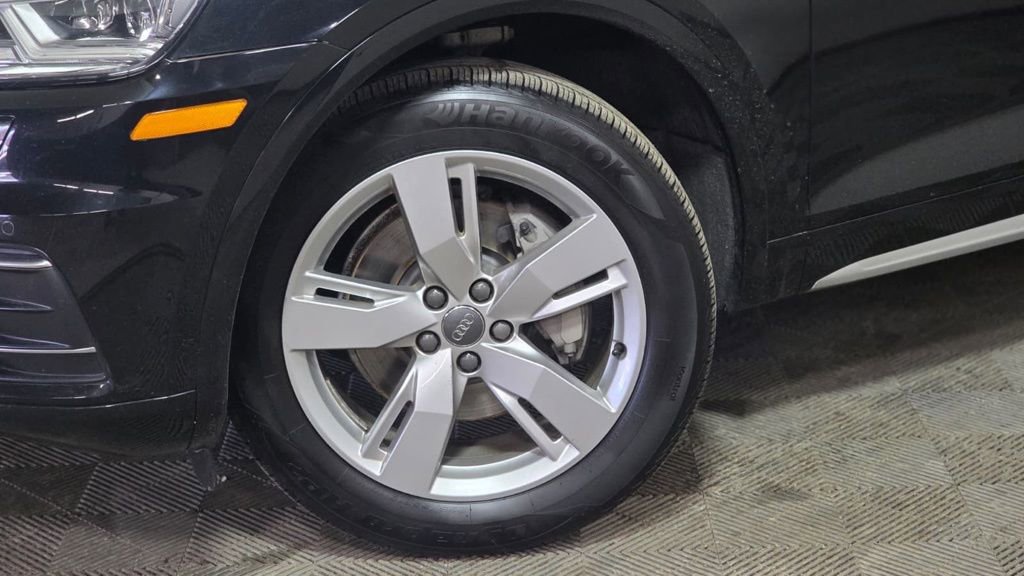 Used 2018 Audi Q5 2.0T Premium Plus w/ Premium Plus Package image 2