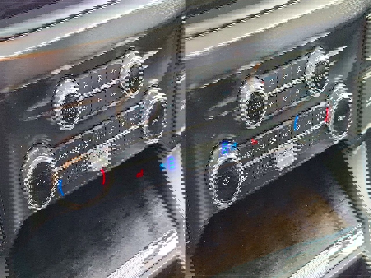 Used 2024 Ford F250 Lariat w/ Lariat Ultimate Package image 26