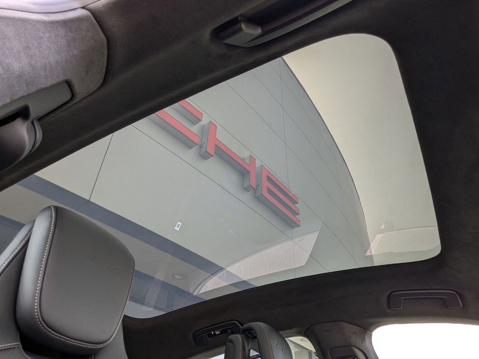 New 2025 Porsche Taycan Turbo image 27