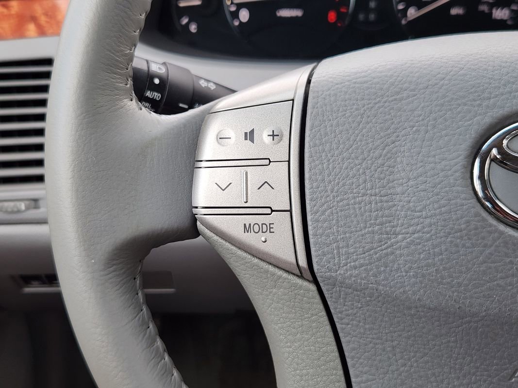 Used 2005 Toyota Avalon XLS FWD image 32