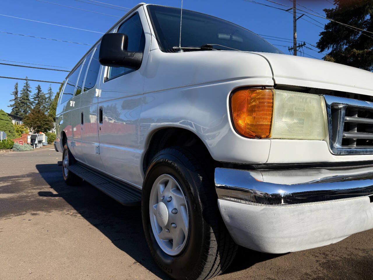 Used 2005 Ford E-350 and Econoline 350 XL RWD image 29