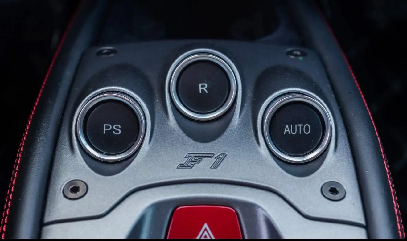 Used 2011 Ferrari 458 Italia Coupe RWD image 22