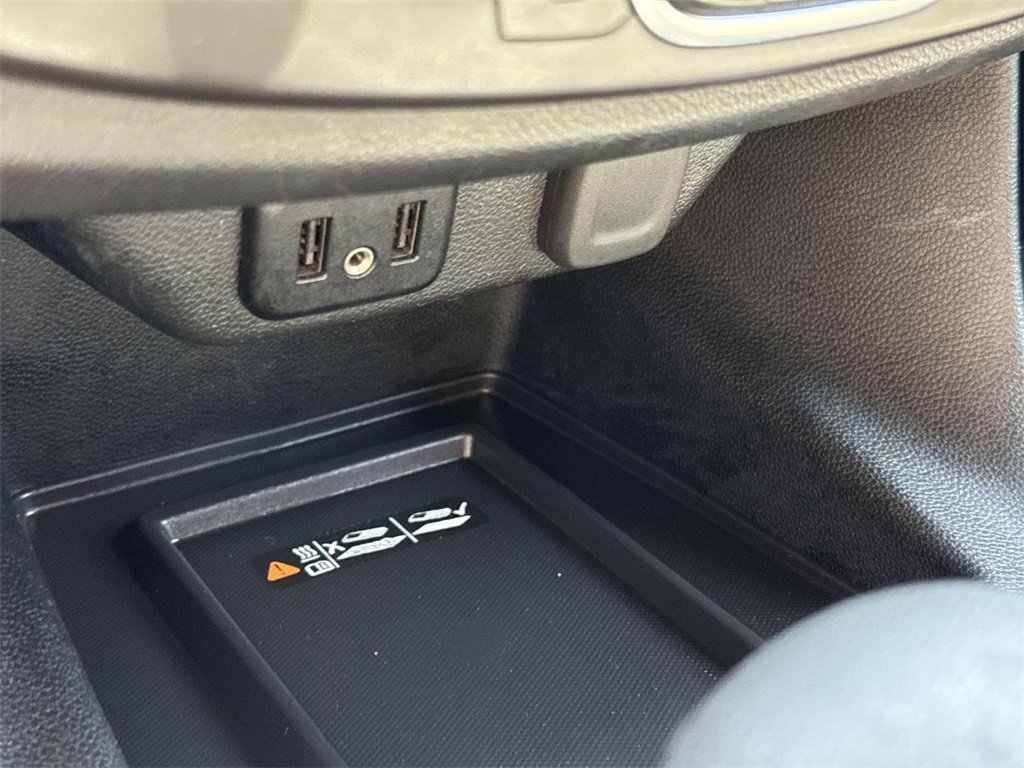 Used 2023 Chevrolet Traverse LT image 37