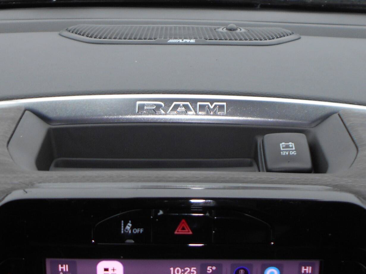 New 2026 RAM 1500 Laramie AWD/4WD image 28
