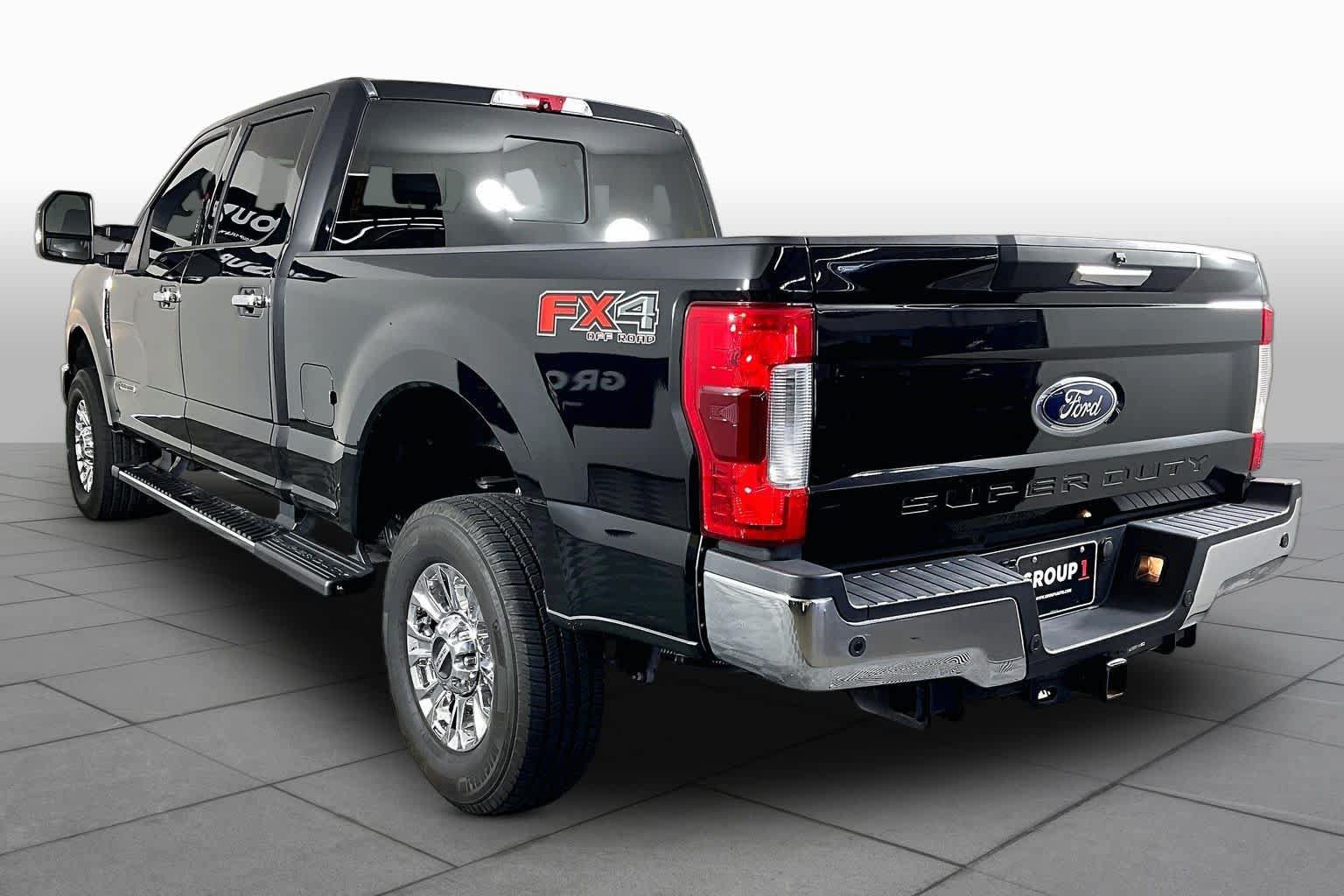 Used 2019 Ford F250 XLT w/ XLT Premium Package AWD/4WD image 11