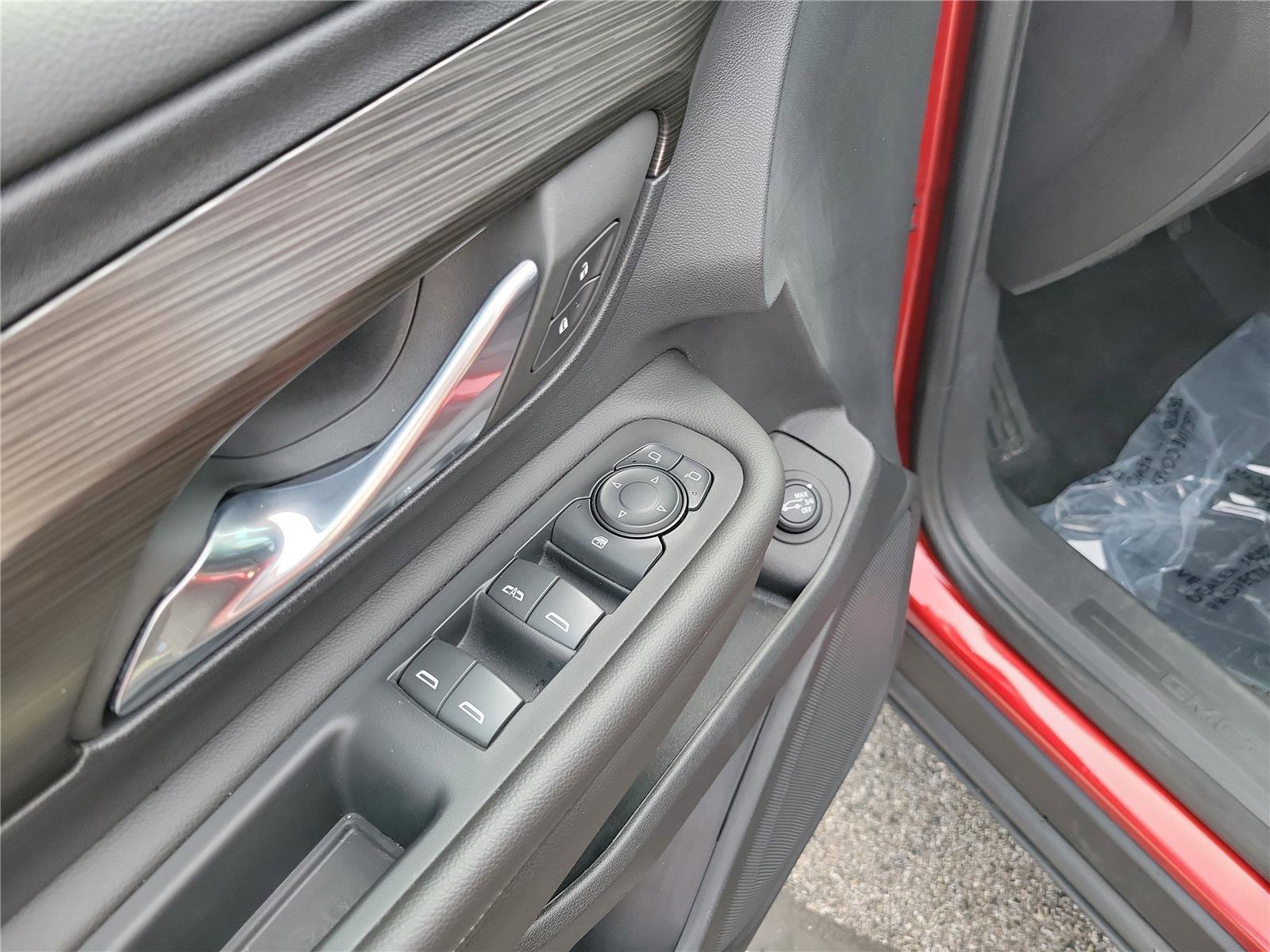 Used 2023 GMC Terrain SLE w/ Driver Convenience Package image 21