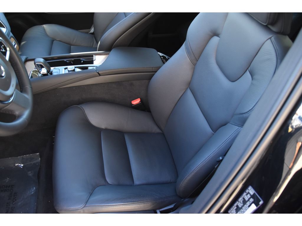 Certified 2024 Volvo XC90 B6 Plus image 13