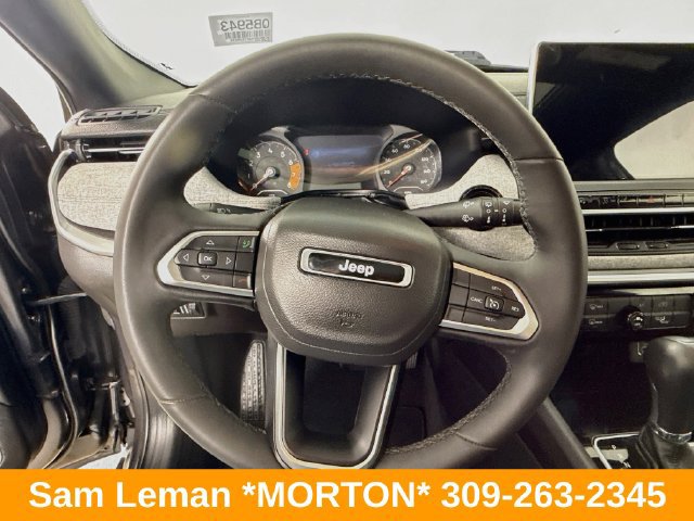 Used 2023 Jeep Compass Latitude w/ Sun and Sound Group AWD/4WD image 11