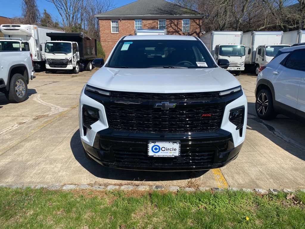 New 2026 Chevrolet Traverse RS w/ LPO, Floor Liner Package AWD/4WD image 3
