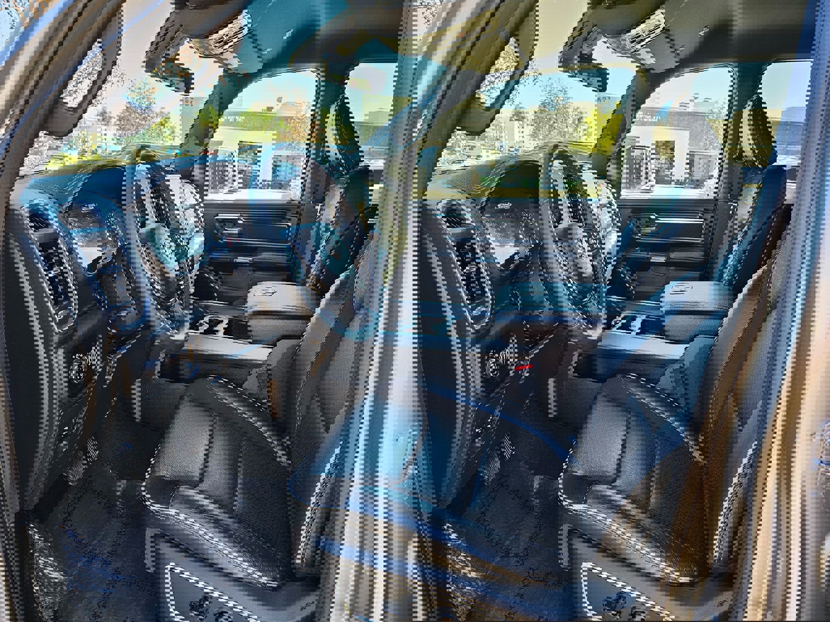 Used 2025 RAM 1500 Laramie image 16