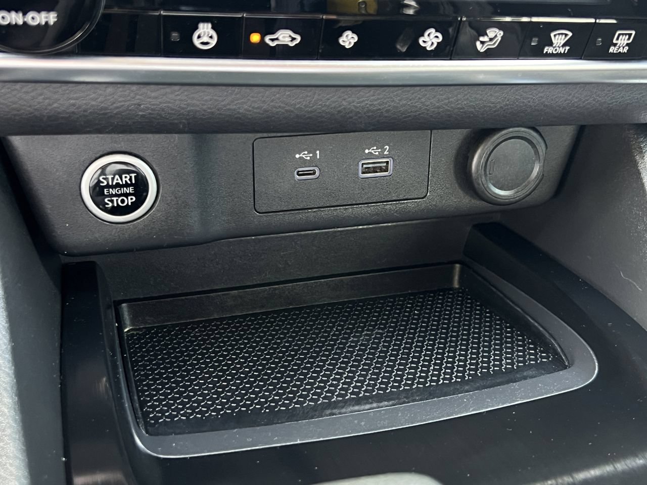 Used 2022 Nissan Rogue SV w/ SV Premium Package FWD image 18